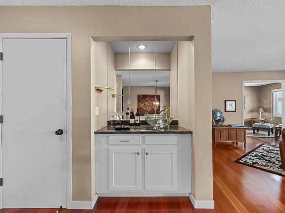 4th image of 6967 Langford Ct