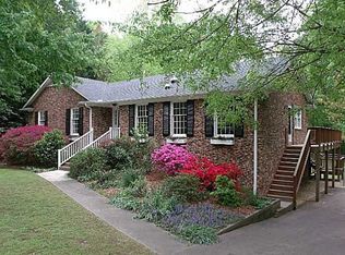 907 Emory Dr, Chapel Hill, NC 27517