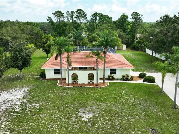 9437 Pinetree Dr, Lake Wales, FL 33898