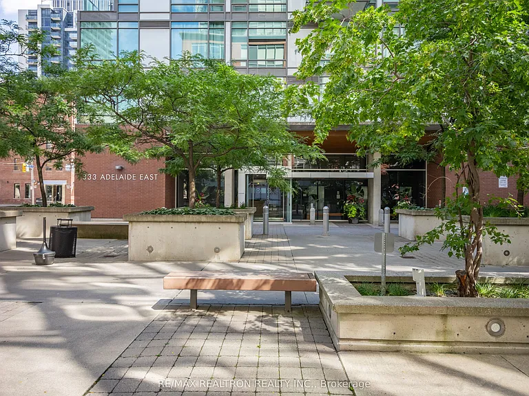 218 King St E #320 — Photo 32