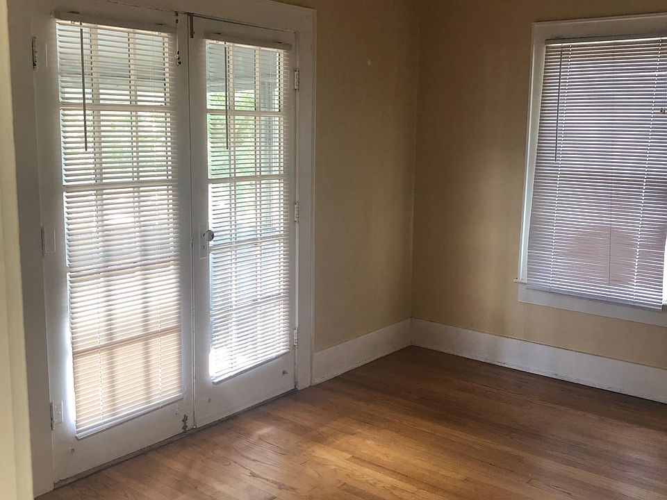 Living area with screen porch