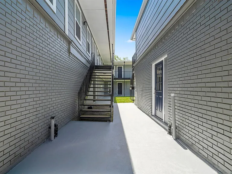 6403 Sloan St #1 — Photo 35