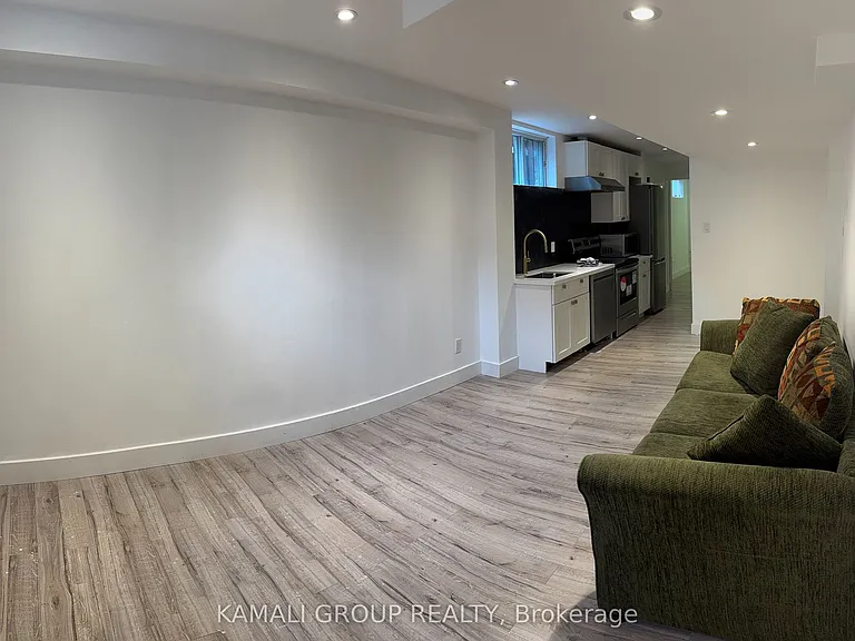 116 Newton Dr #BASEMENT — Photo 3