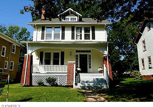 1st image of 3032 Montrose Ave