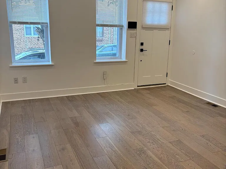 3190 Memphis St — Photo 3