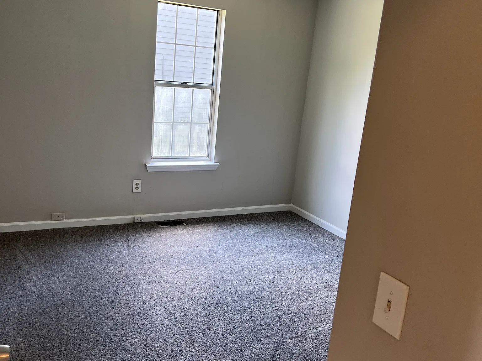 3 bed, 2.5 bath, 1408 sqft, $1,800 — Photo 2