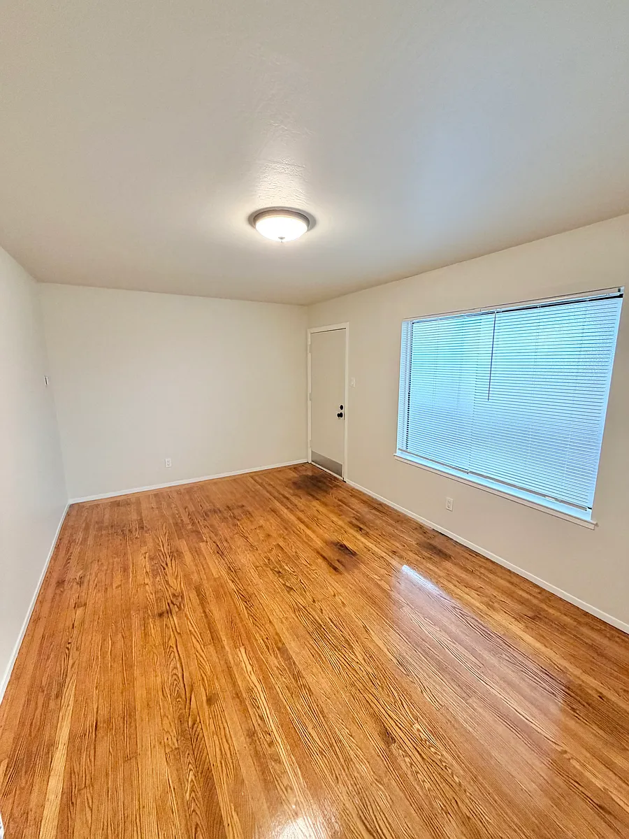 Building Photo - 4211 Moraga St #2
