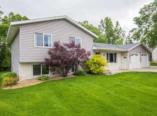 1507 Mc Auliffe Pl NW, Alexandria, MN 56308