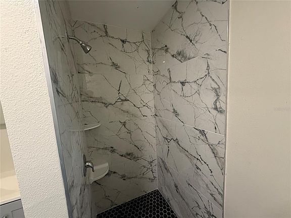 5th image of 11707 North Dr