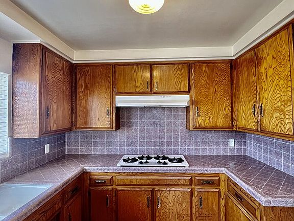 5th image of 12644 York Ave APT D