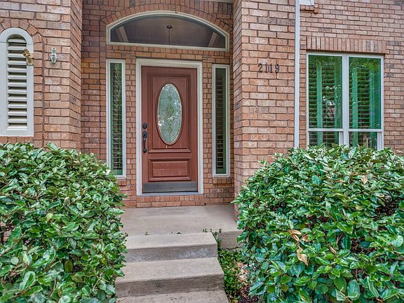 2nd image of 2119 Shumard Oak Ln