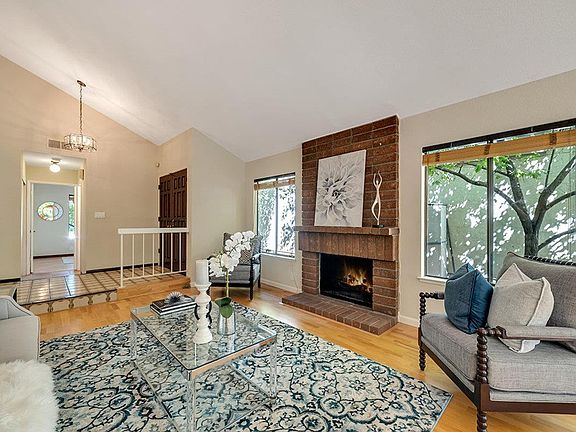 3rd image of 2416 Apsis Ave