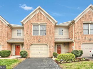 102 Hunters Ridge Dr, Harrisburg, PA 17110