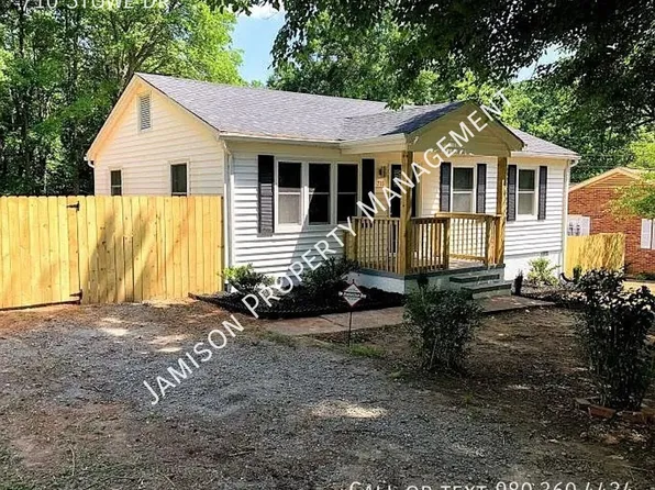 710 Stowe Dr, Lowell, NC 28098