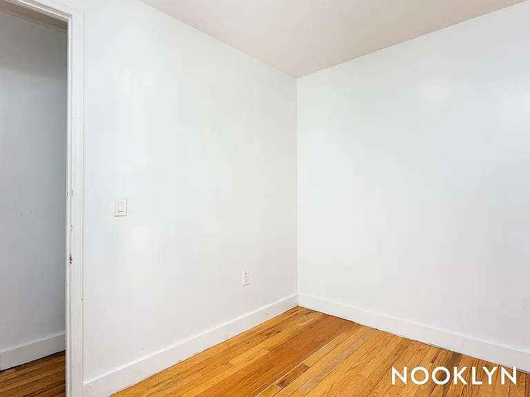 238 Irving Ave #3R — Photo 14
