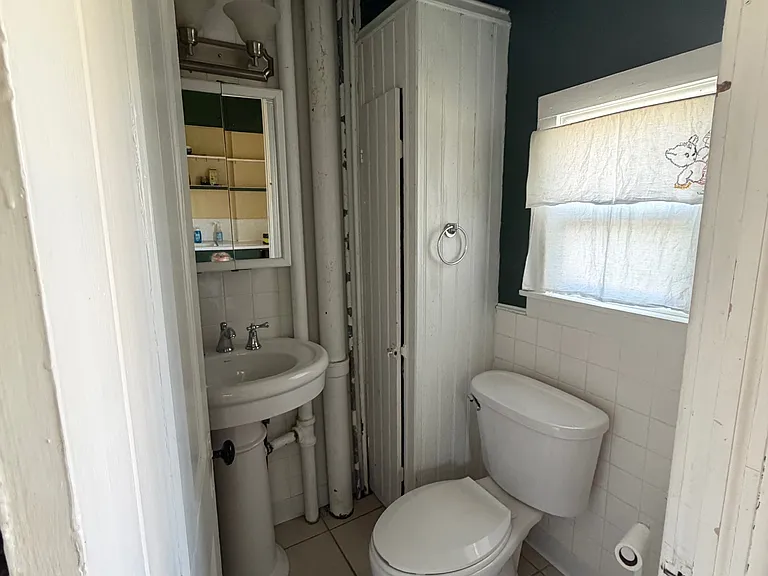 914 Washington St #1 — Photo 6