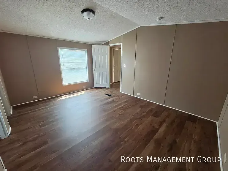 320 Rae St #23 — Photo 8