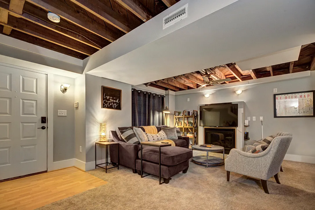 2 bed, 1480 sqft, $2,400 — Photo 1