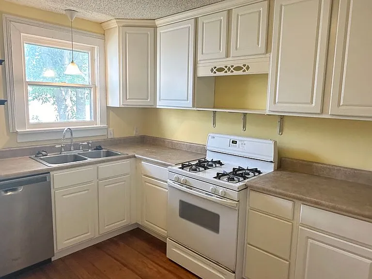 1048 S Jefferson Ave — Photo 6