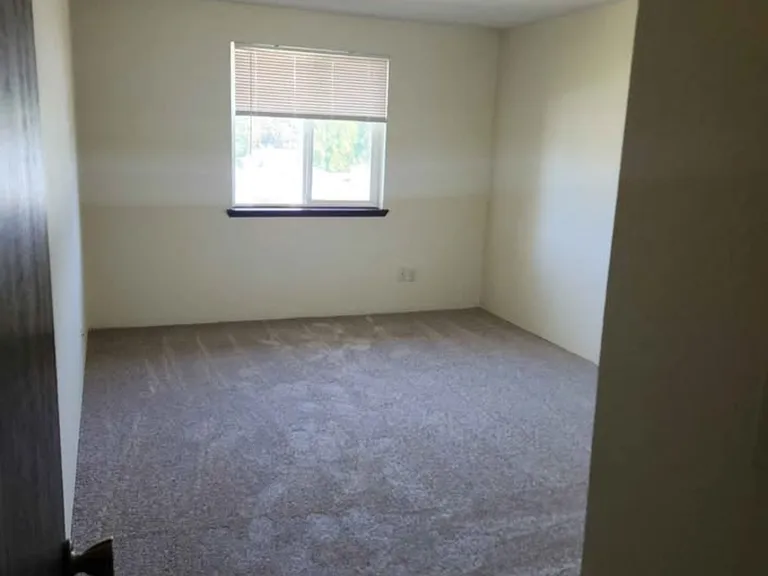 Marine Terrace Apartments — Photo 10
