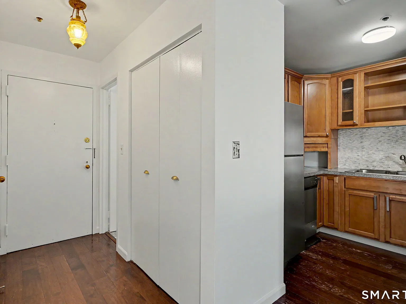 1 bed, 1.5 bath, 957 sqft, $2,100 — Photo 2