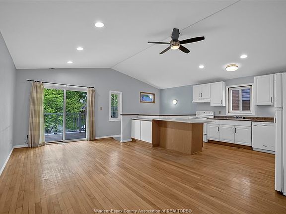 4th image of 463 Randolph Ave