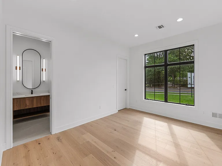 1 Feldman Ct — Photo 13