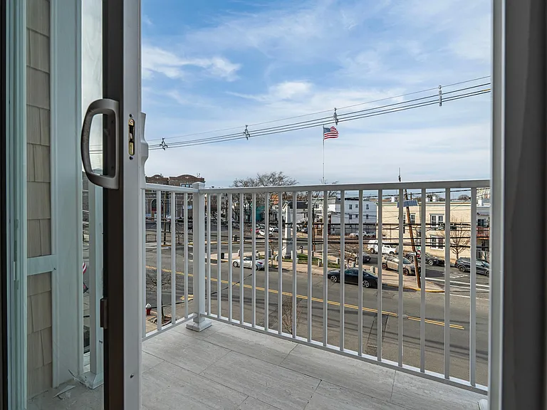 40 E 5th St #2 — Photo 9