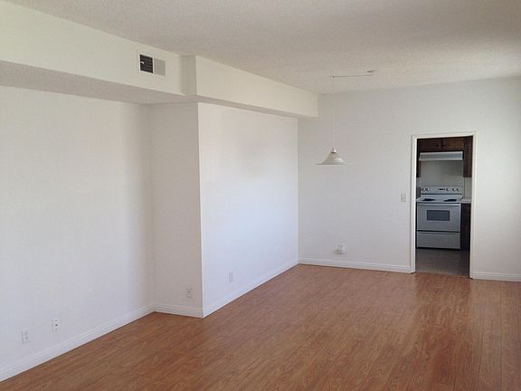 4th image of 268 N Crescent Dr APT 303