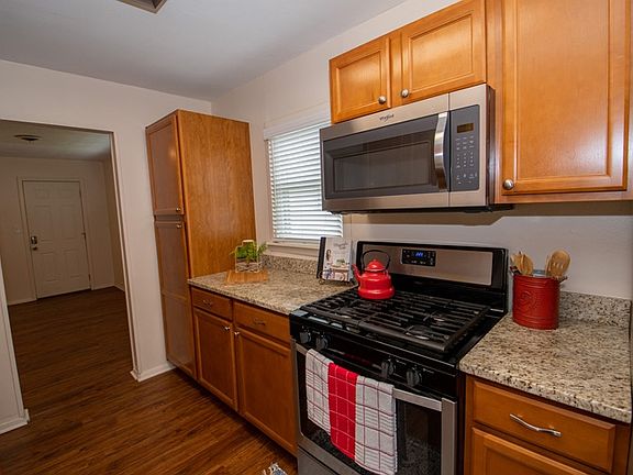 3rd image of 1342 Chalfant St