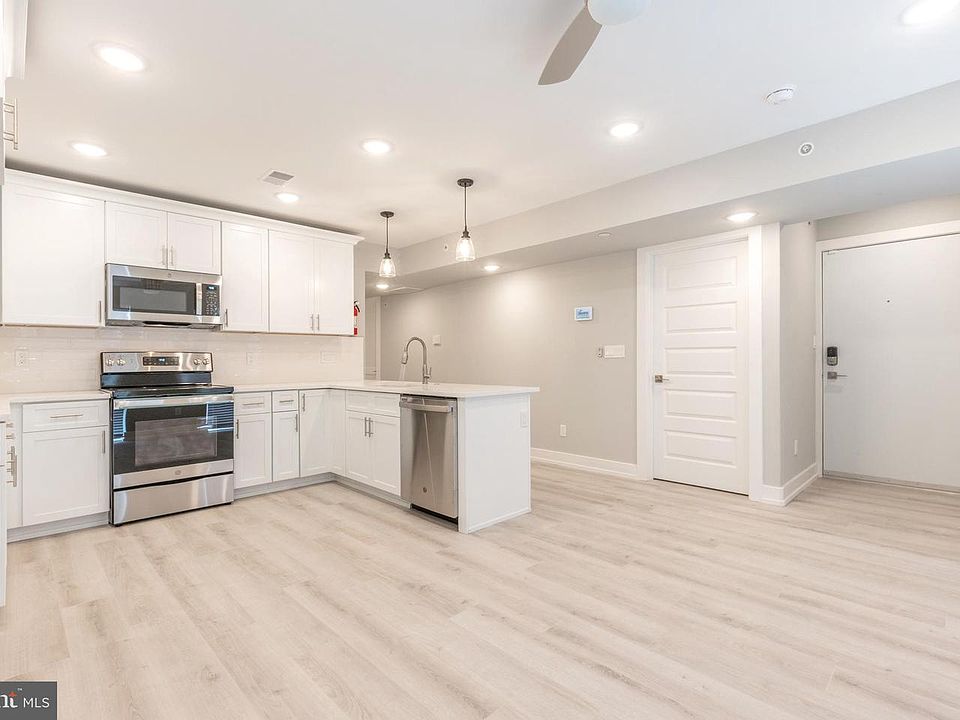 1st image of 2408-10 N Mascher St #3