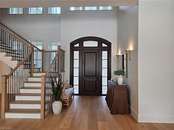 3rd image of 637 Palm Cir W
