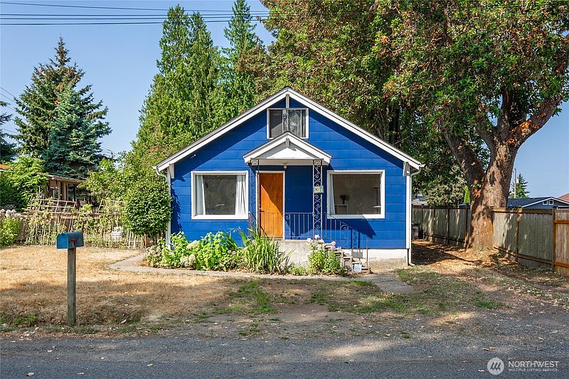 3rd image of 10251 3rd Avenue SW