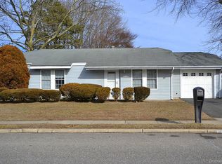 133 Inverness Rd, Holbrook, NY 11741