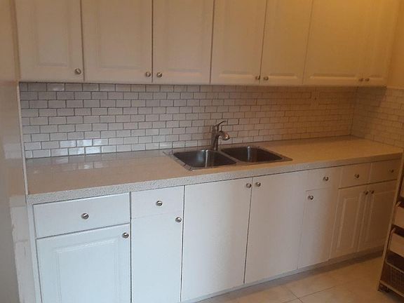 2nd image of 411 S 11th St #5