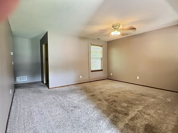 3rd image of 258 S Lamar Ave