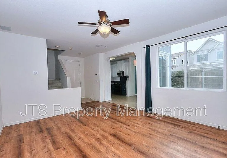 10921 Oakham Dr — Photo 9