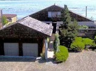 2 Lincoln Beach Dr, Port Townsend, WA 98368