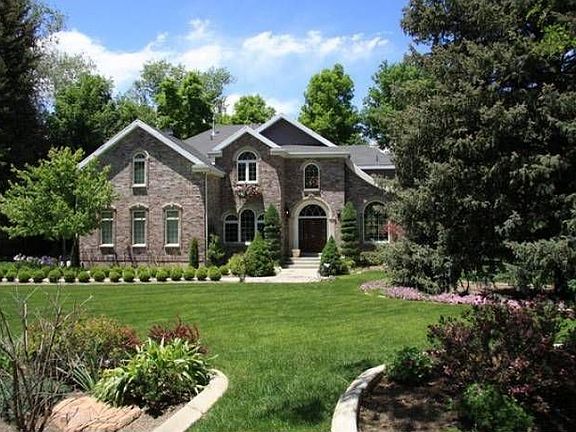 2nd image of 2611 E Hillsden Dr