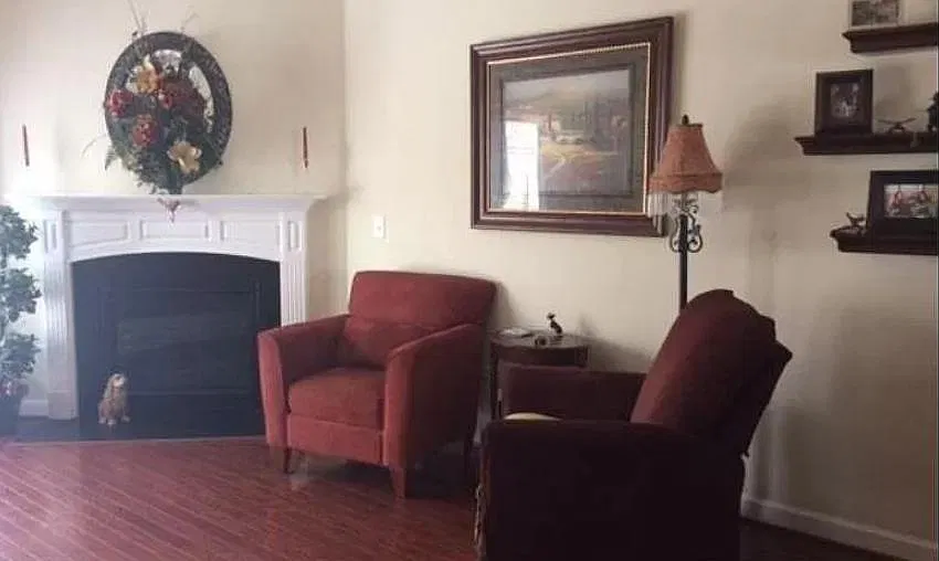 3 bed, 1900 sqft, $2,200 — Photo 3