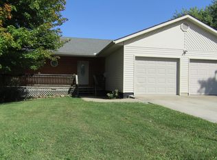 5266 College St, Morrisville, MO 65710