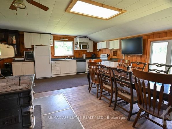 1018 Folger Rd, North Frontenac, ON K0H 2J0