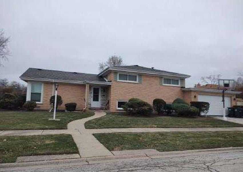 1st image of 9508 Oliphant Ave