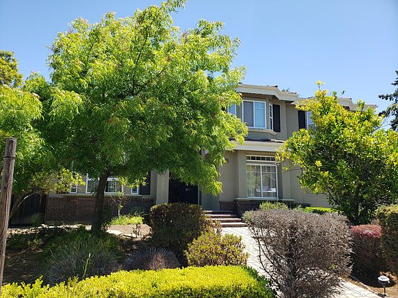 3rd image of 11076 Linda Vista Dr