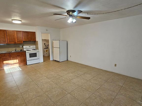 5th image of 717 NE 1st St Unit 7