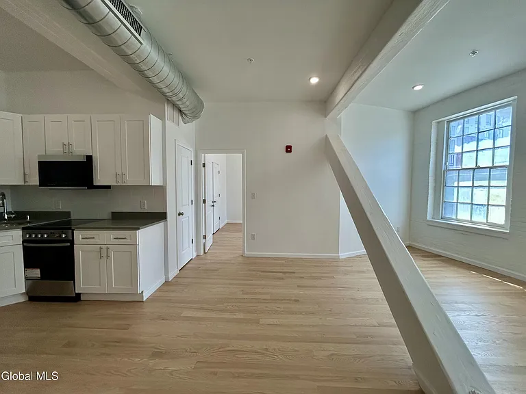 155 River St #2C — Photo 9