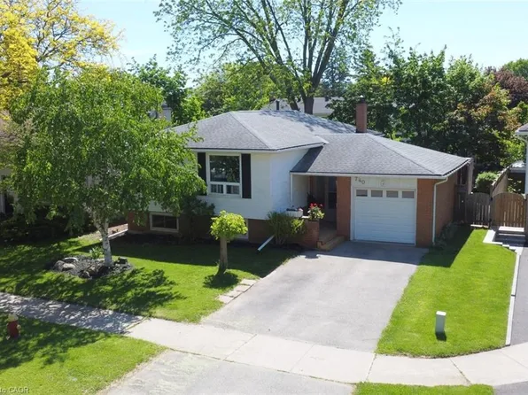 740 Hyde Rd, Burlington, ON L7S 1S7