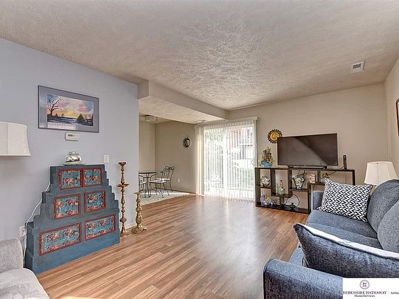 5th image of 2001 Thurston Ave APT 2