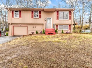 118 Celentano Dr, Naugatuck, CT 06770