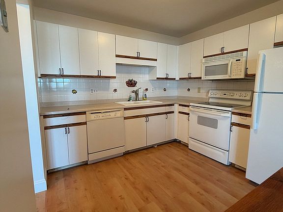 5th image of 100 Cove Way Unit 405